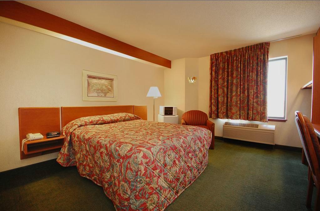 Syracuse Inn And Suites Eksteriør billede