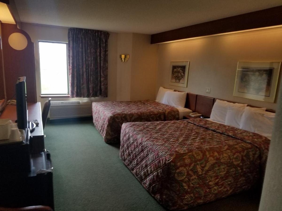 Syracuse Inn And Suites Eksteriør billede
